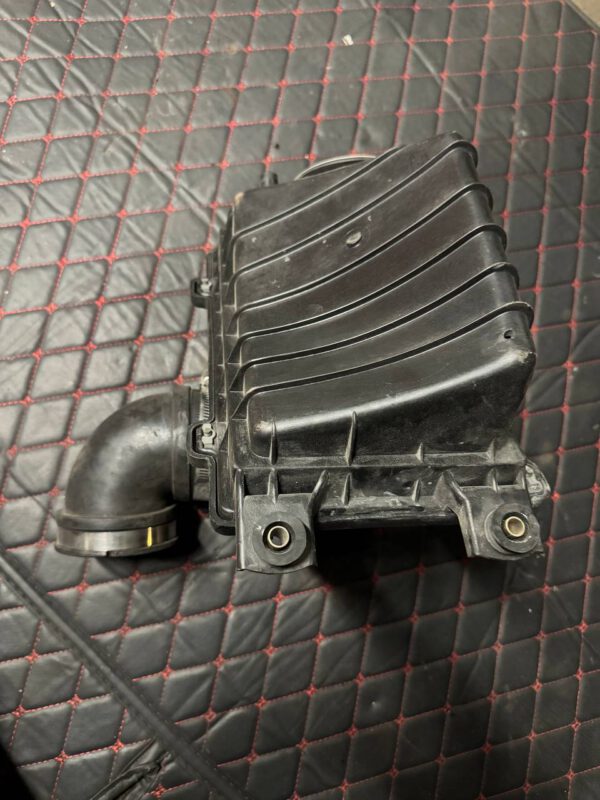 OEM Subaru GC8 V1 / V2 airbox complete incl original MAF sensor