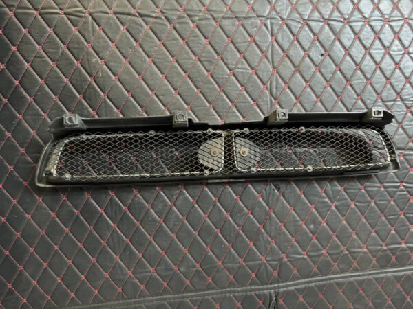 Grille upgrade OEM Subaru Impreza Bugeye