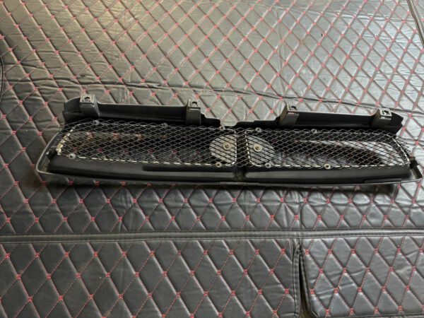 Grille upgrade OEM Subaru Impreza Bugeye